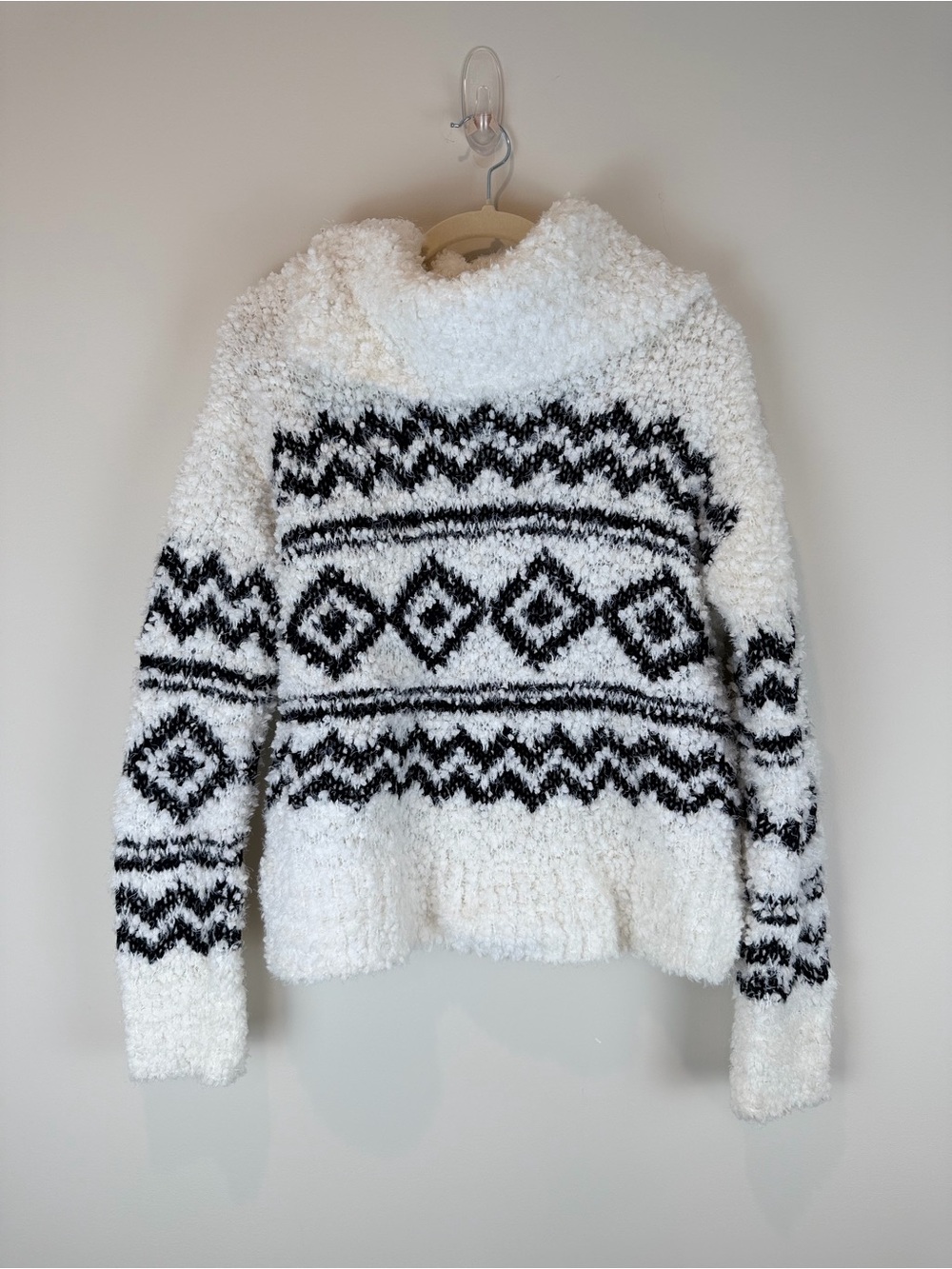 Hippie Rose White & Black Patterned Fuzzy Turtleneck Sweater Size Small